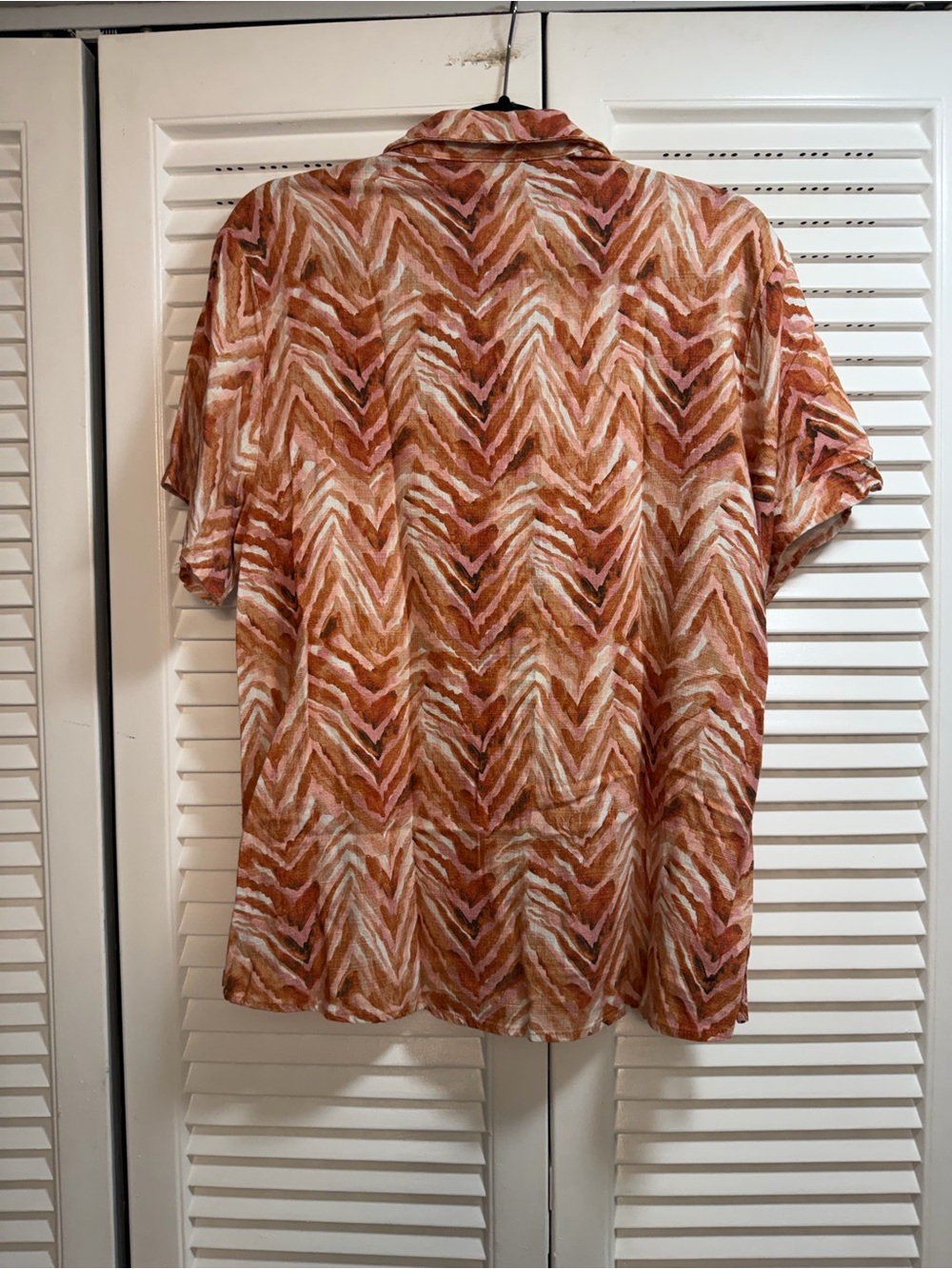 AMALIE THE LABEL Rust Chevron-Button-Up Blouse With Matching Drawstring Pant. - Picture 3 of 6